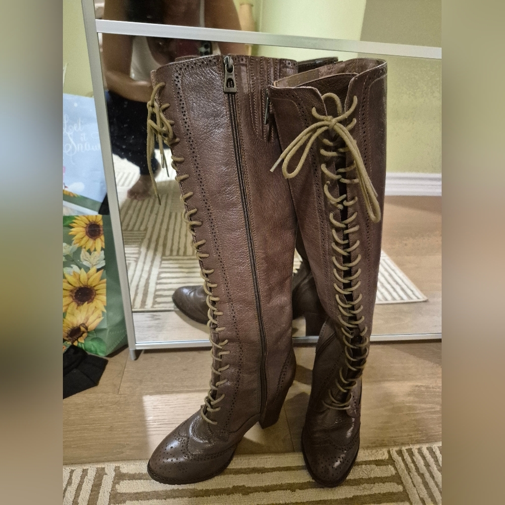 Women's Knee-High Lace-Up Brown Leather Boots